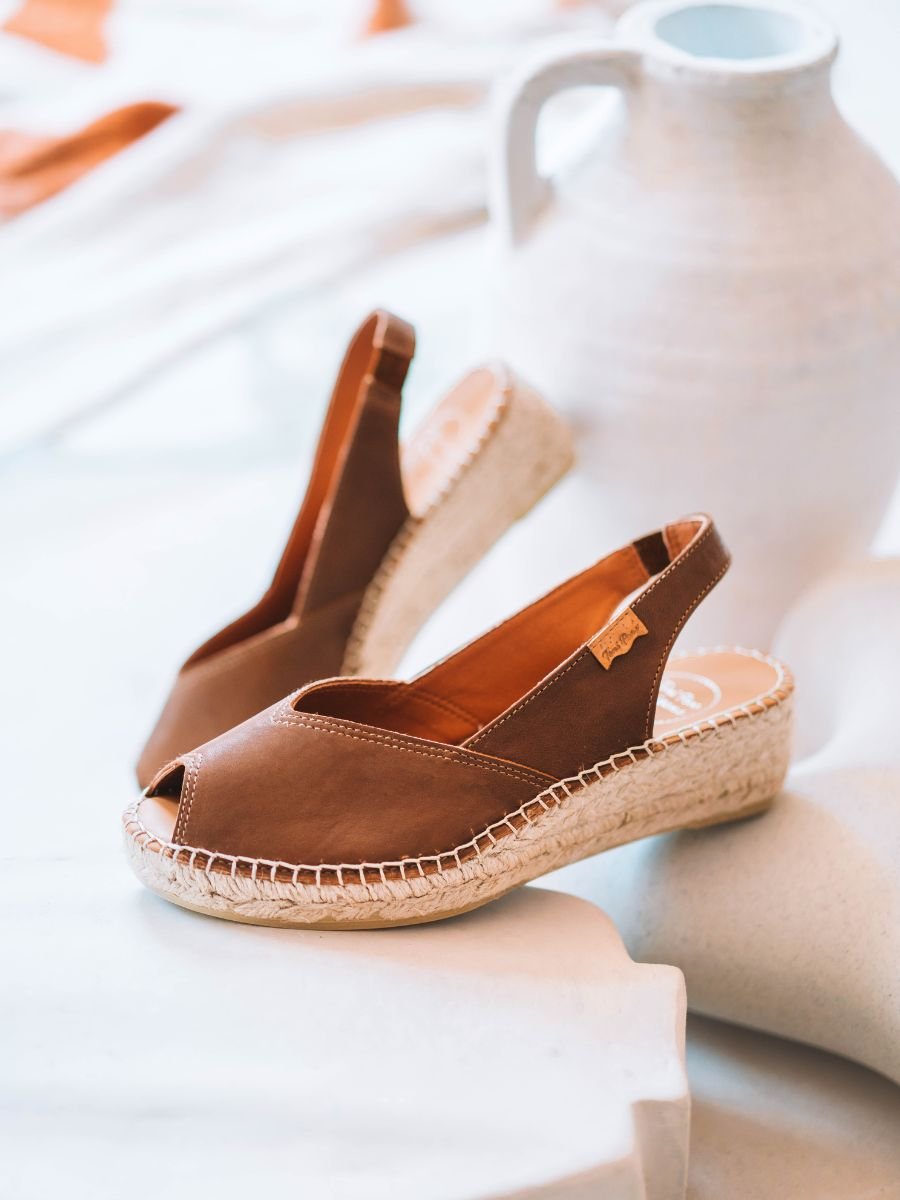 Alpargata peep toe con cuña en cuero | BERNIA-P