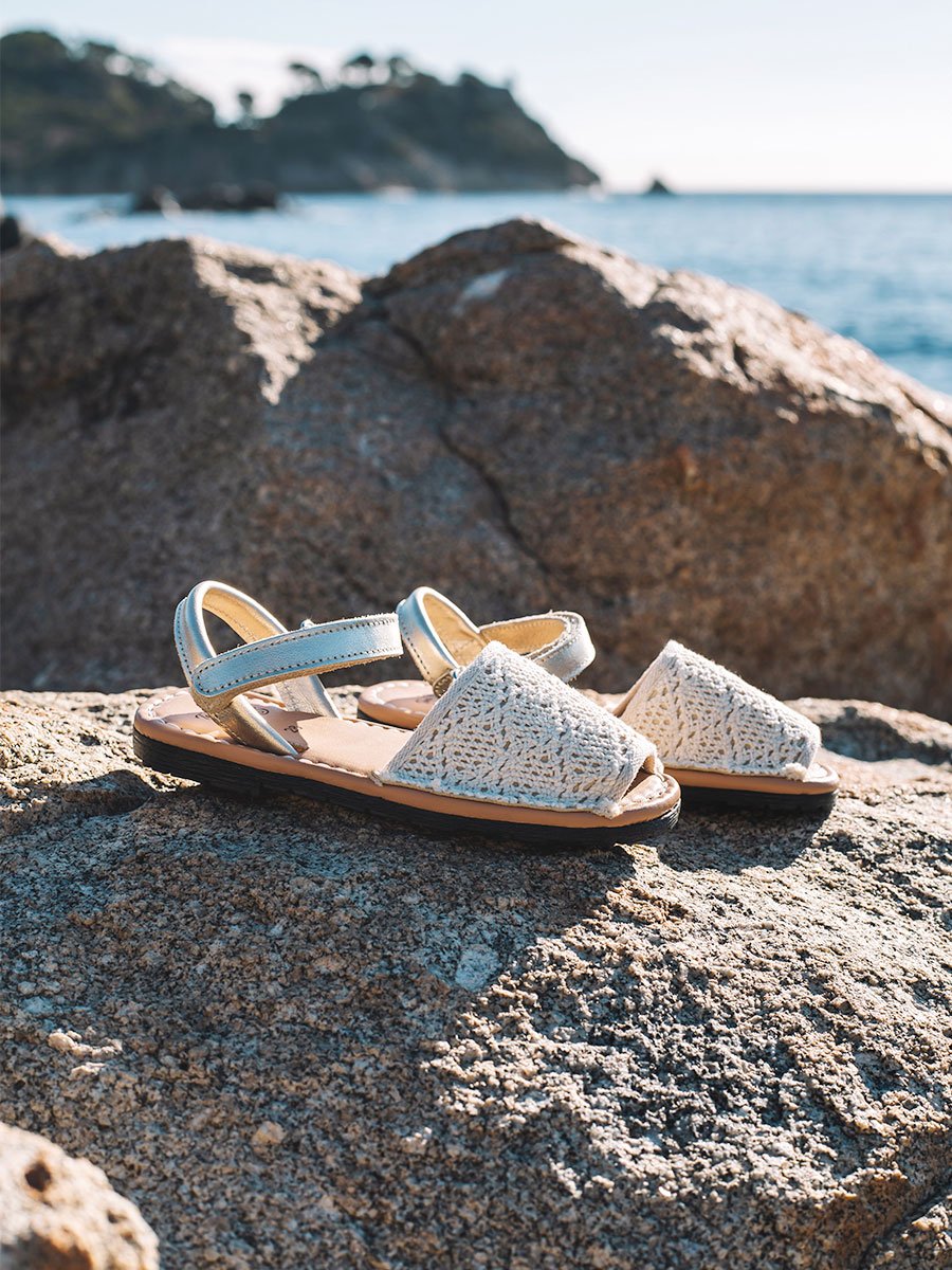 Menorquinas infantiles con cierre de velcro | COVA-AD